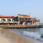 Praia e zona costeira de Santa Maria, na ilha do Sal. Fotografia de arquivo de 2011; não representa uma observação meteorológica atual nem uma previsão.