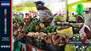Venda de produtos alimentares no Mercado da Praia, em fotografia de arquivo de 2011. A imagem ilustra o acesso aos alimentos, mas não mede a situação de fome nem representa os dados de 2026.