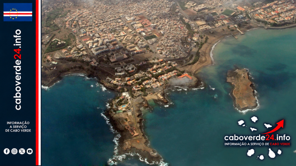 Arquivo — vista aérea da Praia, capital de Cabo Verde. Imagem ilustrativa; não mostra a apresentação do relatório nem permite inferir o stock atual da dívida.