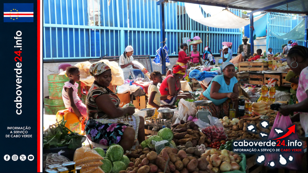 Atividade comercial num mercado da cidade da Praia, numa fotografia de arquivo de 2012. A imagem ilustra a economia local e não mostra as empresas emitentes nem os destinatários das obrigações de 2025.