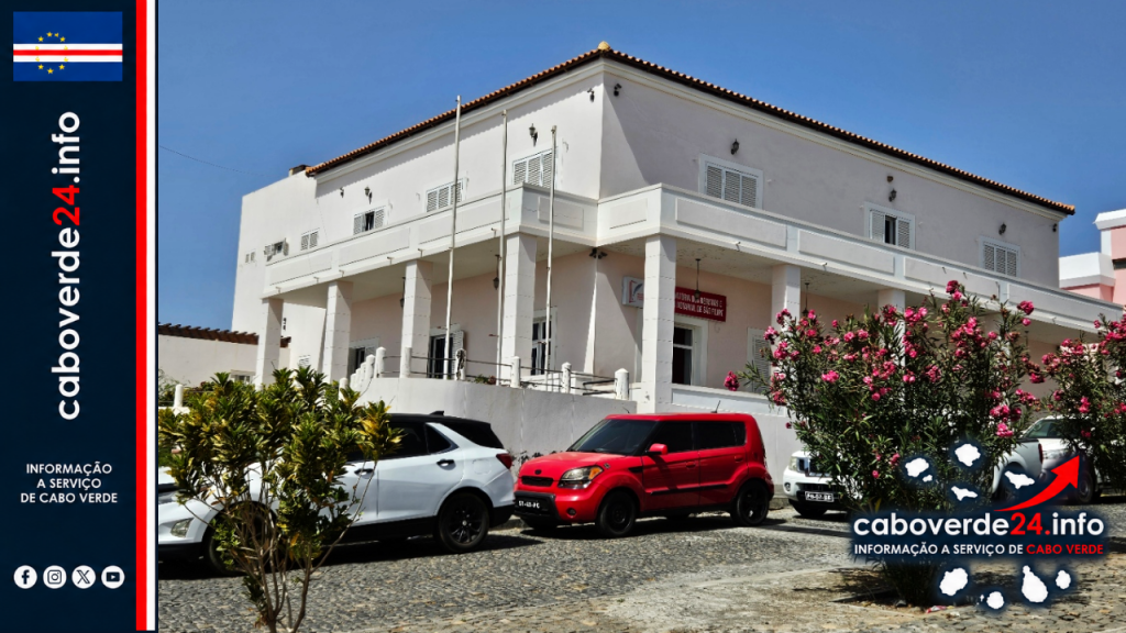Edifício das Conservatórias e Notário, em São Filipe, em fotografia de arquivo de 25 de fevereiro de 2025.