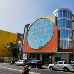 Edifício do Instituto Nacional de Estatística, na Praia, em fotografia de arquivo de fevereiro de 2025. A imagem identifica a instituição e não documenta a recolha iniciada em outubro.