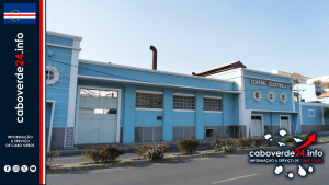 Central elétrica da Praia, em fotografia de arquivo de 2012. A imagem ilustra infraestrutura energética em Cabo Verde e não mostra a intervenção anunciada em Santiago Norte.