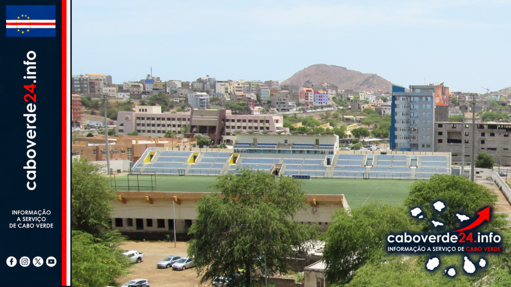 Estádio da Várzea, na Praia, em fotografia de arquivo de 20 de junho de 2014; a imagem não documenta as condições atuais referidas pela associação regional.