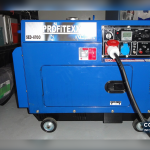 Gerador diesel de 6000 kVA, em fotografia de arquivo ilustrativa; a imagem não representa o equipamento afetado em Santo Antão.