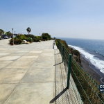 Praça do Presídio, em São Filipe, ilha do Fogo. Fotografia de arquivo de fevereiro de 2025; não mostra a queda de rochas nem a interdição atual.