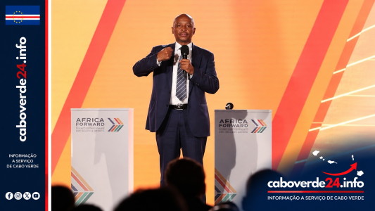 CAF admite no Sal manter Taça das Nações Africanas de dois em dois anos  “Patrice Motsepe confirmou esta sexta-feira, em Santa Maria, que a organização está a reconsiderar a mudança para um ciclo de quatro anos. A declaração representa uma possível revisão da reforma anunciada em dezembro de 2025.”