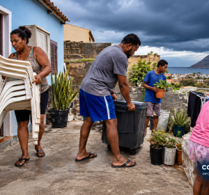 Chuva forte e rajadas: o que fazer antes para proteger a casa e reduzir riscos  “Com uma área de baixa pressão associada a uma onda tropical sob vigilância a sudeste de Cabo Verde, algumas medidas simples tomadas antecipadamente podem ajudar a reduzir riscos para pessoas, casas e veículos.”