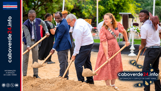 Cabo Verde lança primeira pedra da nova Embaixada em Brasília ​“A futura representação será composta por dois edifícios, destinados à Chancelaria e à residência oficial, num terreno de 15.750 metros quadrados na capital brasileira.”