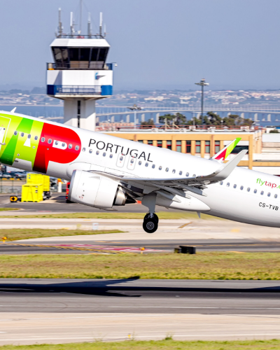 Arquivo — Airbus A320neo da TAP no aeroporto de Lisboa, em 2020. A imagem não mostra o voo inaugural Porto–Sal previsto para outubro de 2026.