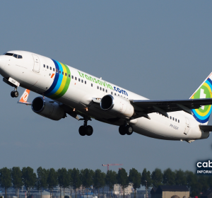 Arquivo — avião Boeing 737-800 da Transavia fotografado no aeroporto de Schiphol, em 2014. A imagem não mostra o voo de 26 de outubro de 2026.