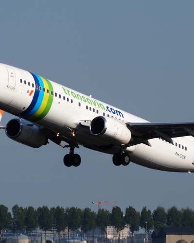 Arquivo — avião Boeing 737-800 da Transavia fotografado no aeroporto de Schiphol, em 2014. A imagem não mostra o voo de 26 de outubro de 2026.